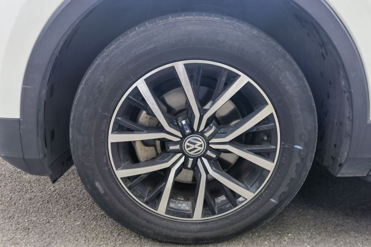 大众 途观L 2017款 330TSI 自动两驱舒适版车身外观6010