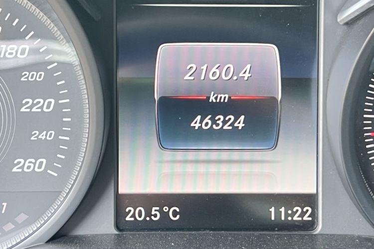 奔驰V级（平行进口）中控内饰15