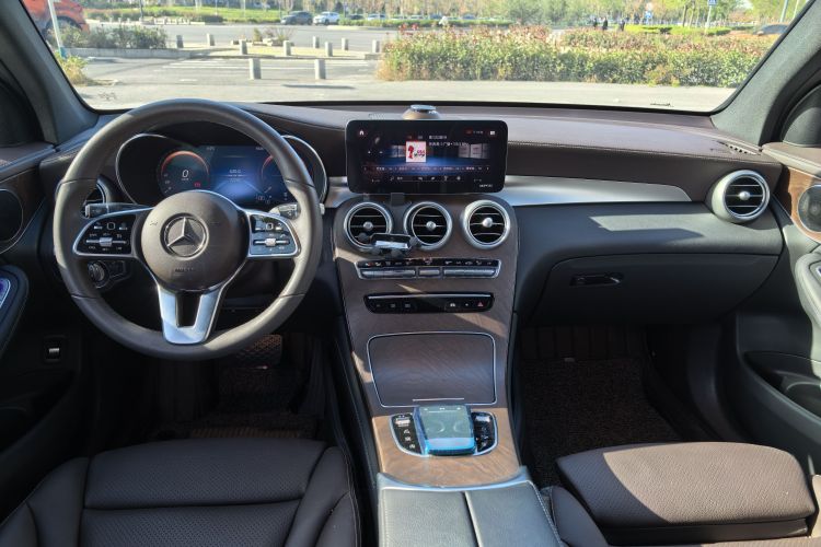 奔驰GLC 2021款 GLC 260 L 4MATIC 豪华型中控内饰7002