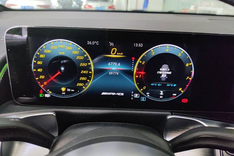 奔驰GLB AMG 2021款 改款 AMG GLB 35 4MATIC中控内饰15