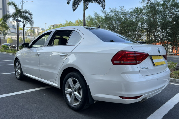 大众 朗逸 2017款 1.6L 自动风尚版车身外观6008