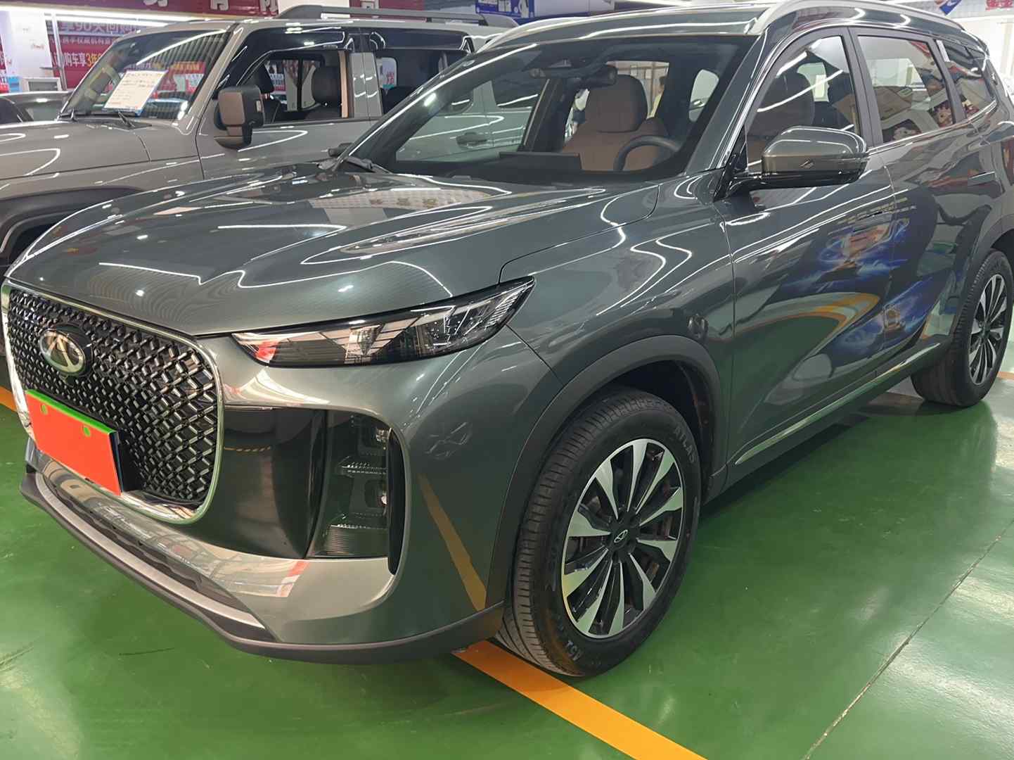 奇瑞 瑞虎8 PLUS 2025款 290TGDI DCT尊贵型(3)