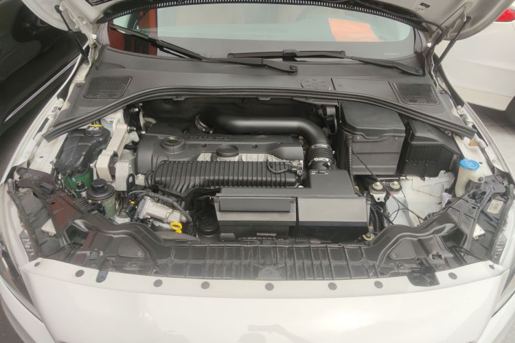 沃尔沃S60 2015款 S60L 2.0T 智行版中控内饰7008