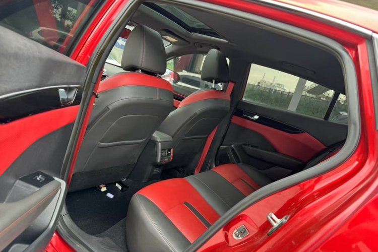 东风风神 奕炫 2021款 230T 自动追影骑士版中控内饰7003