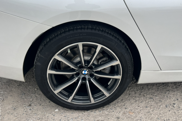 宝马6系GT 2021款 改款 630i 豪华设计套装车身外观6001