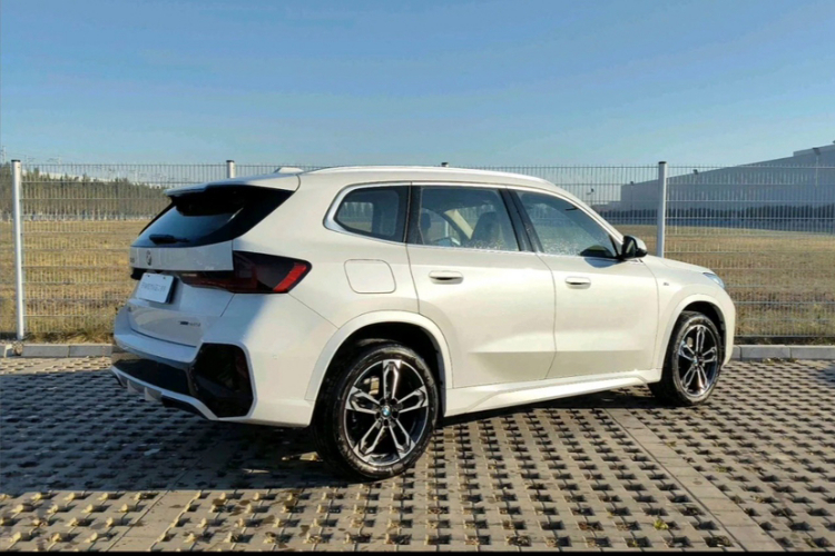 宝马X1 2024款 sDrive25Li X设计套装车身外观6004