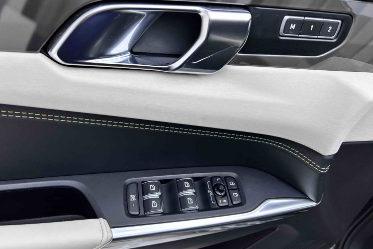 领克02 2022款 1.5TD DCT耀Pro中控内饰7010