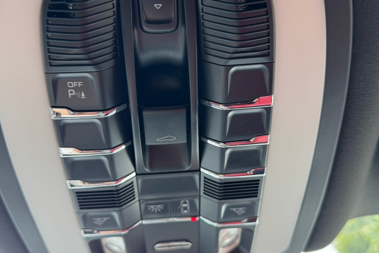 保时捷 2017款  Macan 2.0T中控内饰7001