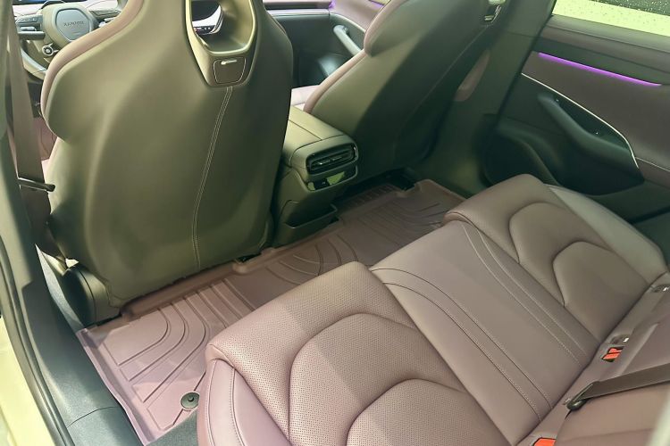 小米汽车 小米SU7 2024款 后驱超长续航高阶智驾Pro版中控内饰7004