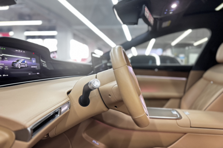 鸿蒙智行 享界S9 2024款 纯电 Ultra 四驱旗舰版中控内饰7002