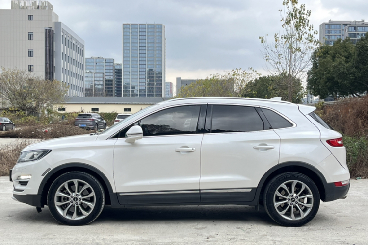 林肯MKC 2017款 2.0T 四驱尊雅版车身外观6001