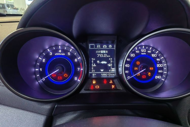 长安 逸动 2016款 XT 1.6L GDI 手动致酷型中控内饰15