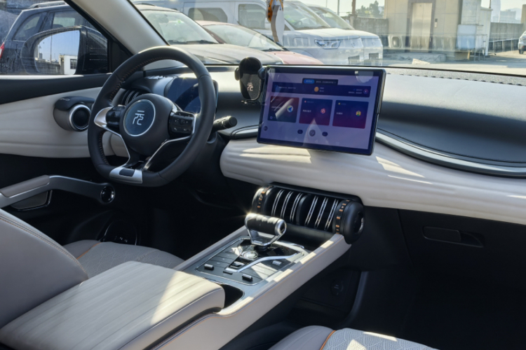 比亚迪 元PLUS 2023款 冠军版 510KM 超越型中控内饰7002
