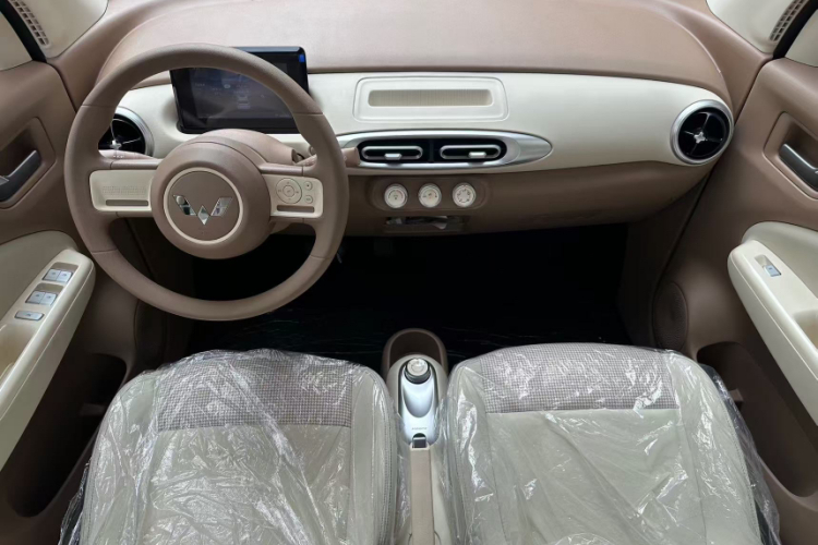 五菱汽车 宏光MINIEV 2025款 四门版 进阶款中控内饰7001