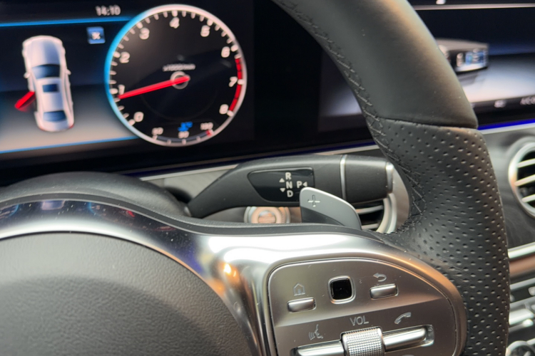 奔驰E级 2019款 E 200 L 运动型局部细节18