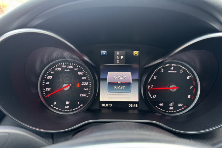 奔驰C级 2017款 改款 C 200 运动版中控内饰15