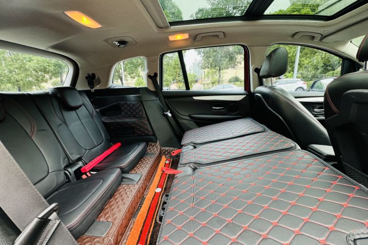 宝马2系多功能旅行车 2015款 218i 领先型中控内饰7011