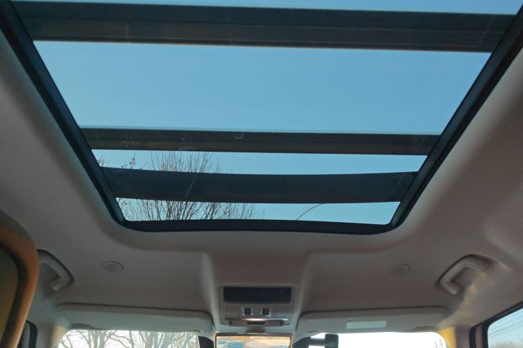 路虎卫士 2023款 改款 110 3.0T P400 暗黑特别版局部细节22