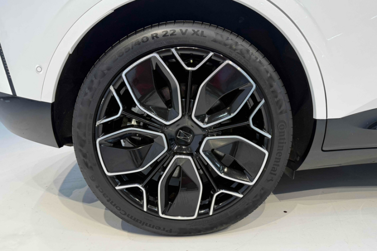 阿维塔11 2022款 长续航双电机版 5座车身外观6008