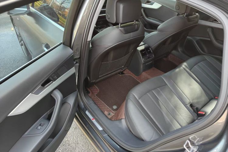 奥迪A4L 2020款 40 TFSI 豪华动感型中控内饰7003