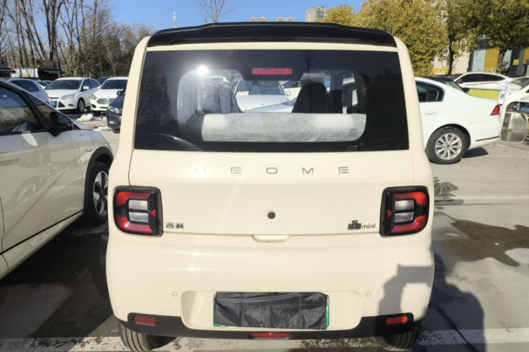 吉利银河 熊猫 2025款 210km 元气熊车身外观6004