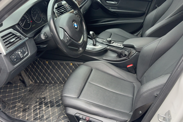 宝马3系 2018款 318Li中控内饰7002