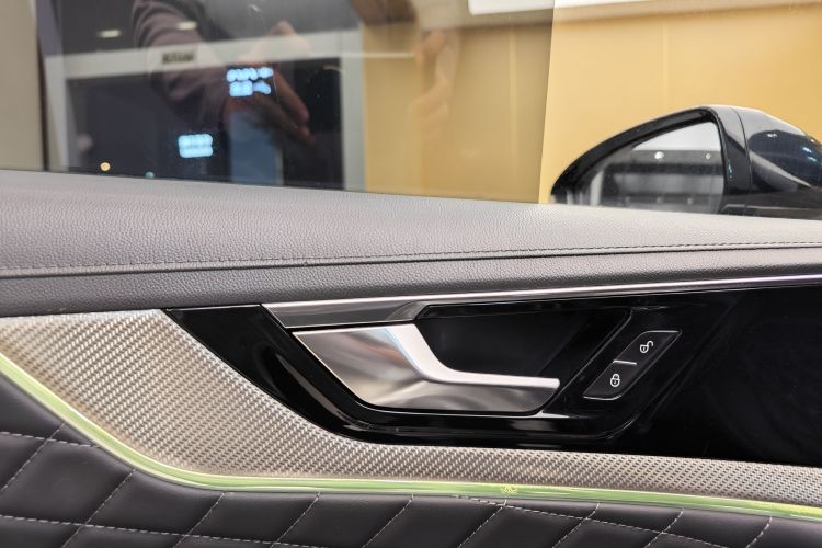 红旗HS5 2019款 2.0T 智联旗享四驱版中控内饰7015