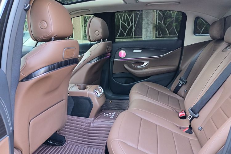 奔驰E级 2020款 改款 E 300 L 运动时尚型中控内饰7004