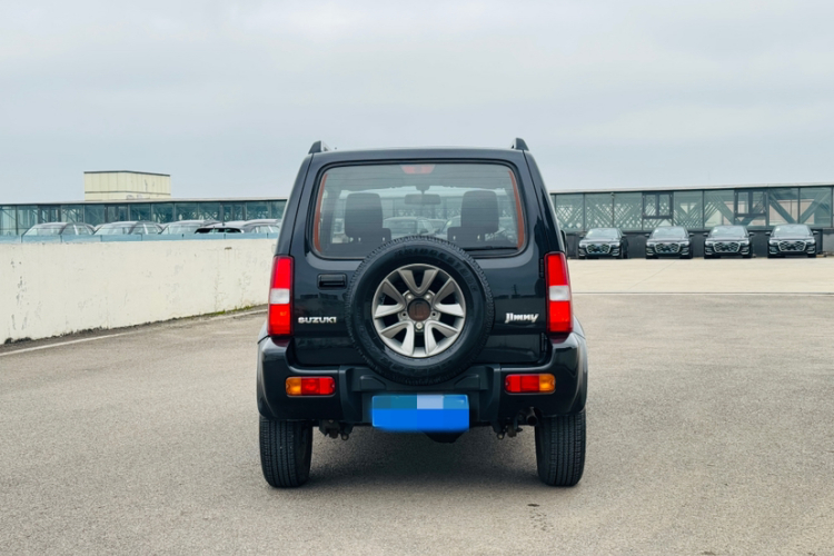 铃木 吉姆尼 2015款 1.3 MT JLX车身外观6004