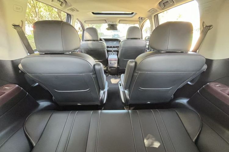 广汽传祺 传祺M6 2021款 270T DCT尊荣版（七座）中控内饰7008