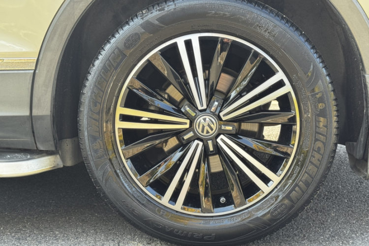 大众 途观L 2019款 330TSI 自动两驱全景舒适版 国VI车身外观6010