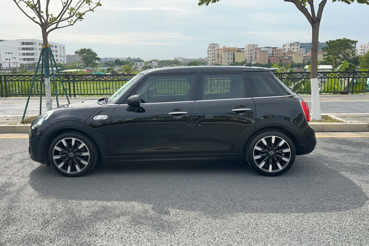 MINI 2016款 2.0T COOPER S 五门版车身外观6007