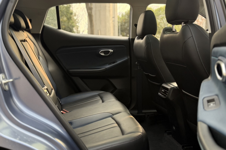 广汽传祺 传祺GS3 2023款 影速 270T R-STYLE版中控内饰7006