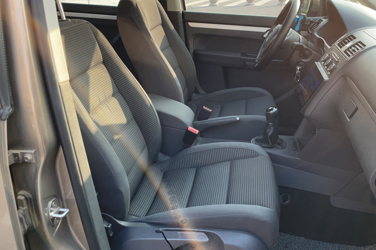 大众 途安 2015款 1.4T 手动风尚版5座局部细节41