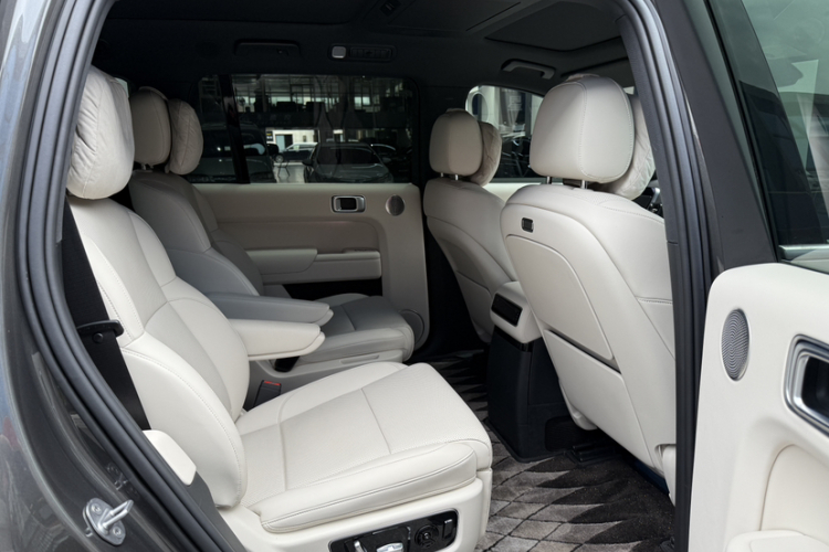 理想汽车 理想L9 2024款 Ultra中控内饰7013