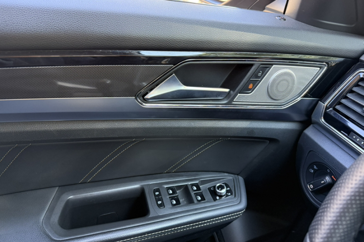 大众 途昂X 2020款 改款 330TSI 两驱豪华版中控内饰7004