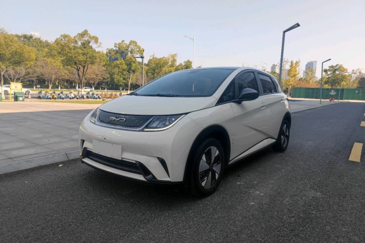 比亚迪 海豚 2023款 420km 时尚版车身外观1