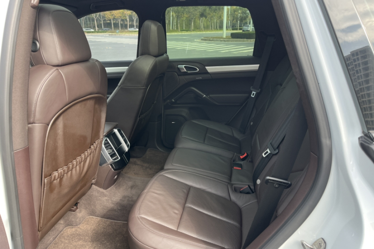 保时捷 2011款 Cayenne S 4.8L中控内饰7005