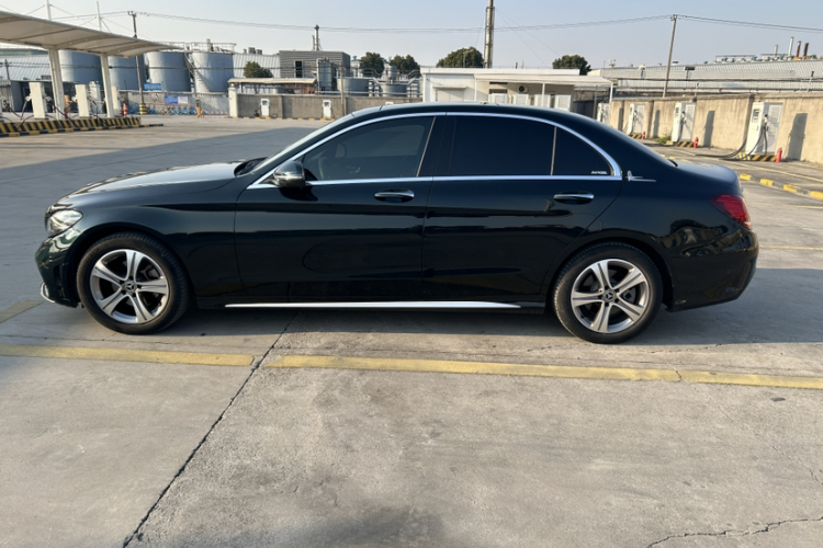 奔驰C级 2021款 C 260 L 运动版车身外观6007