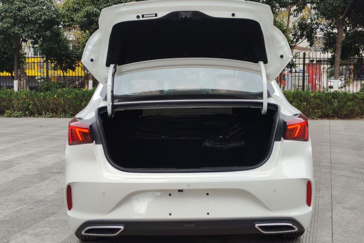 长安 逸动 2025款 PLUS 1.4T 双离合高能版局部细节23