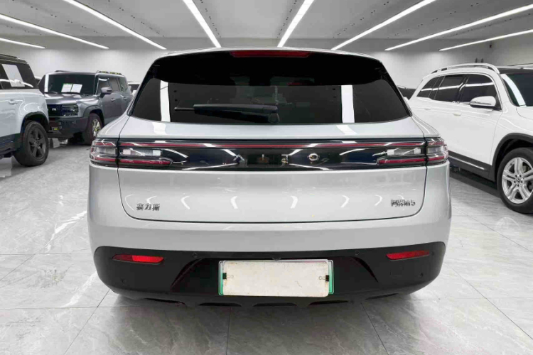 鸿蒙智行 问界M5 2022款 增程四驱旗舰版车身外观6002