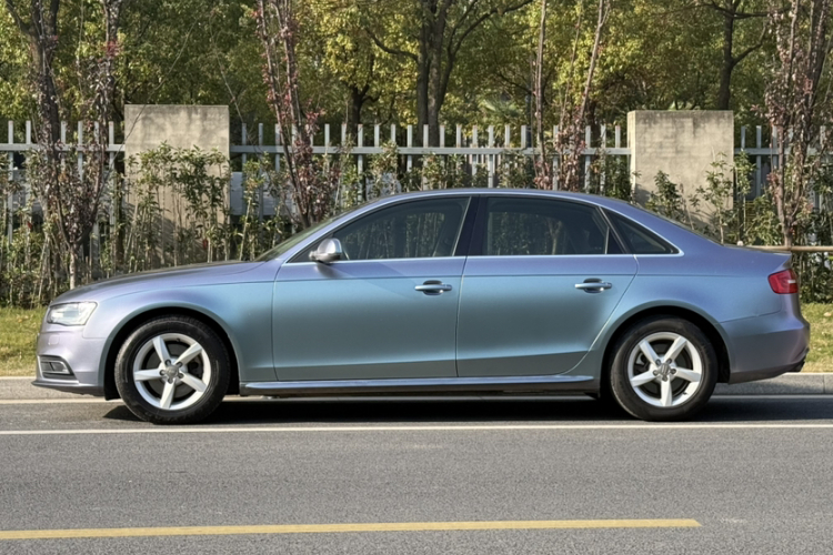 奥迪A4L 2016款 30 TFSI 典藏版 自动舒适型车身外观6003