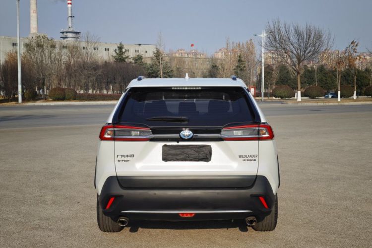 丰田 威兰达 2023款 双擎 2.5L E-CVT四驱尊贵版车身外观6010