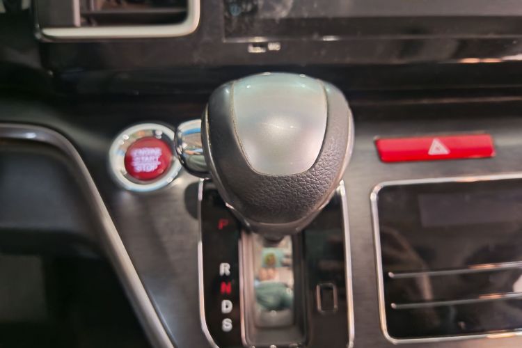 本田 艾力绅 2016款 2.4L 豪华版局部细节18