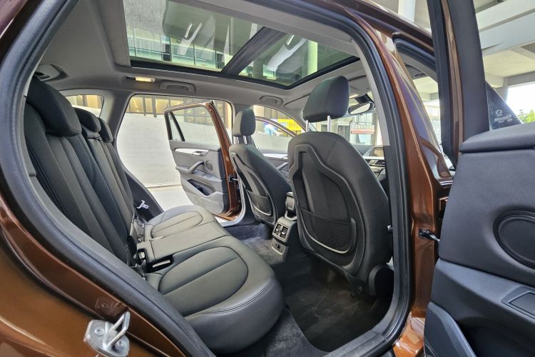 宝马X1 2016款 sDrive18Li 尊享型中控内饰7005