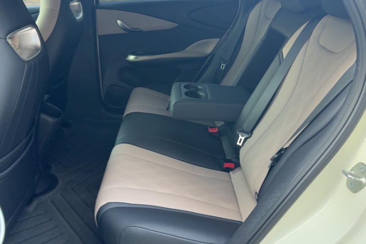 比亚迪 海豚 2025款 420km 时尚版中控内饰7003