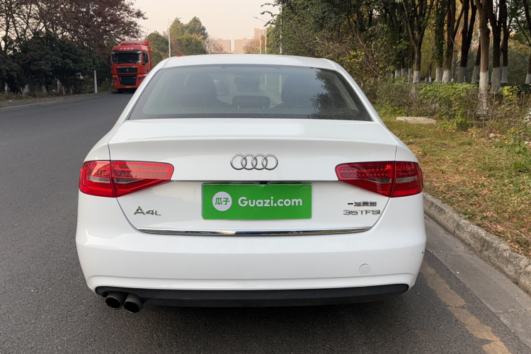 奥迪A4L 2016款 35 TFSI 自动舒适型车身外观6006
