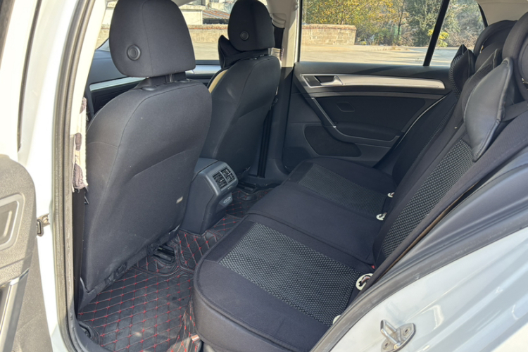 大众 高尔夫 2020款 200TSI DSG舒适进取版中控内饰7014