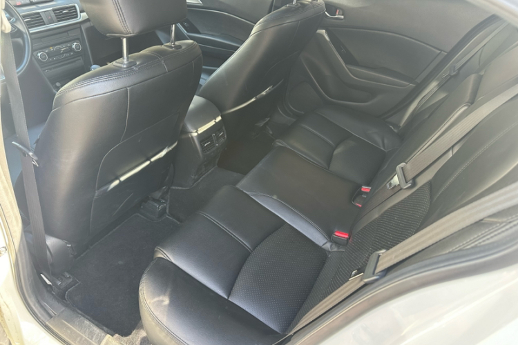 马自达3 昂克赛拉 2017款 两厢 1.5L 自动豪华型 国V中控内饰7001