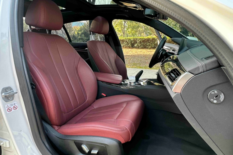 宝马5系 2020款 530Li 领先型 M运动套装局部细节41